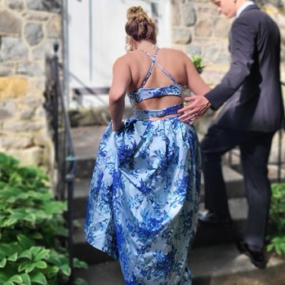 PROM DRESS FOR SALE!! - Picture 5 of 5